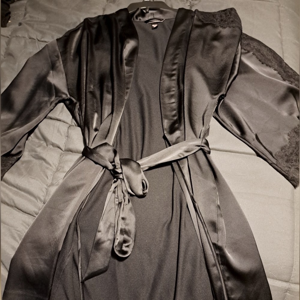 Black Victoria's Secret robe MED/LG
